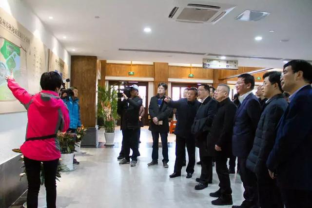 衢州市市领导带队莅临春秋淹城考察参观