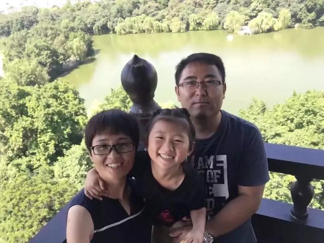 不忘初心 巾帼向党