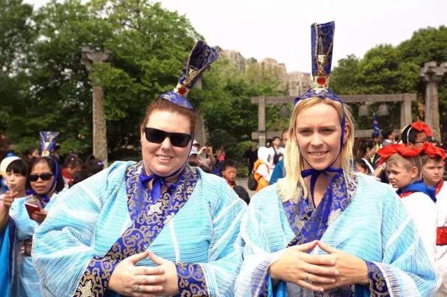 龙城英才免费游淹城 花样游乐体验幸福感翻倍