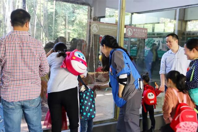 真相啦，这绝对是全世界最令人羡慕的工作！