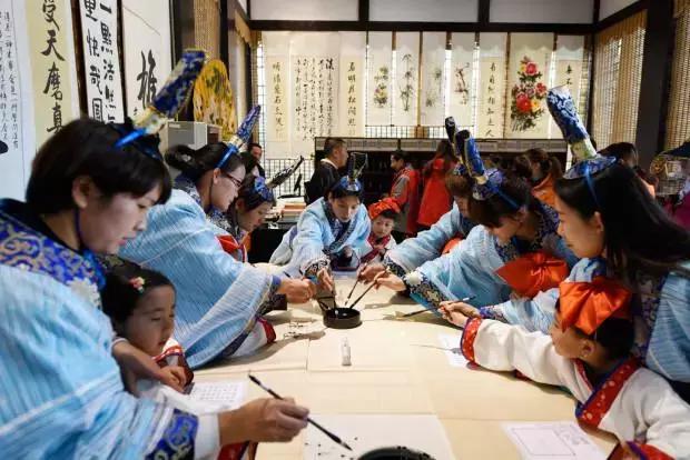 劝君莫负少年时 一寸光阴一寸金