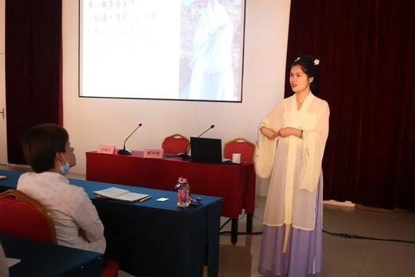 乐享传统经典 学习汉服文化