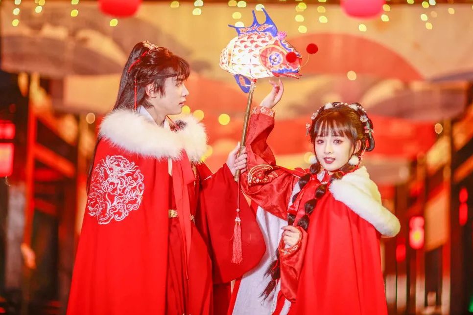 古城提灯 天官赐福 | 不“福”不行 淹城春秋乐园年味儿正绝！