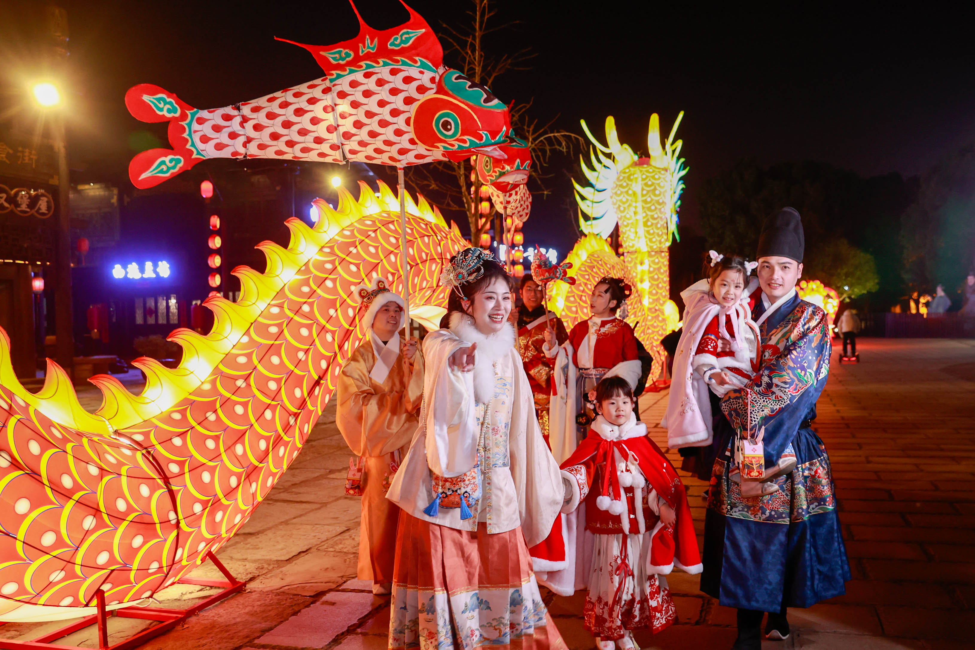 淹城春秋乐园｜解锁中国式浪漫，邀您花式闹元宵！