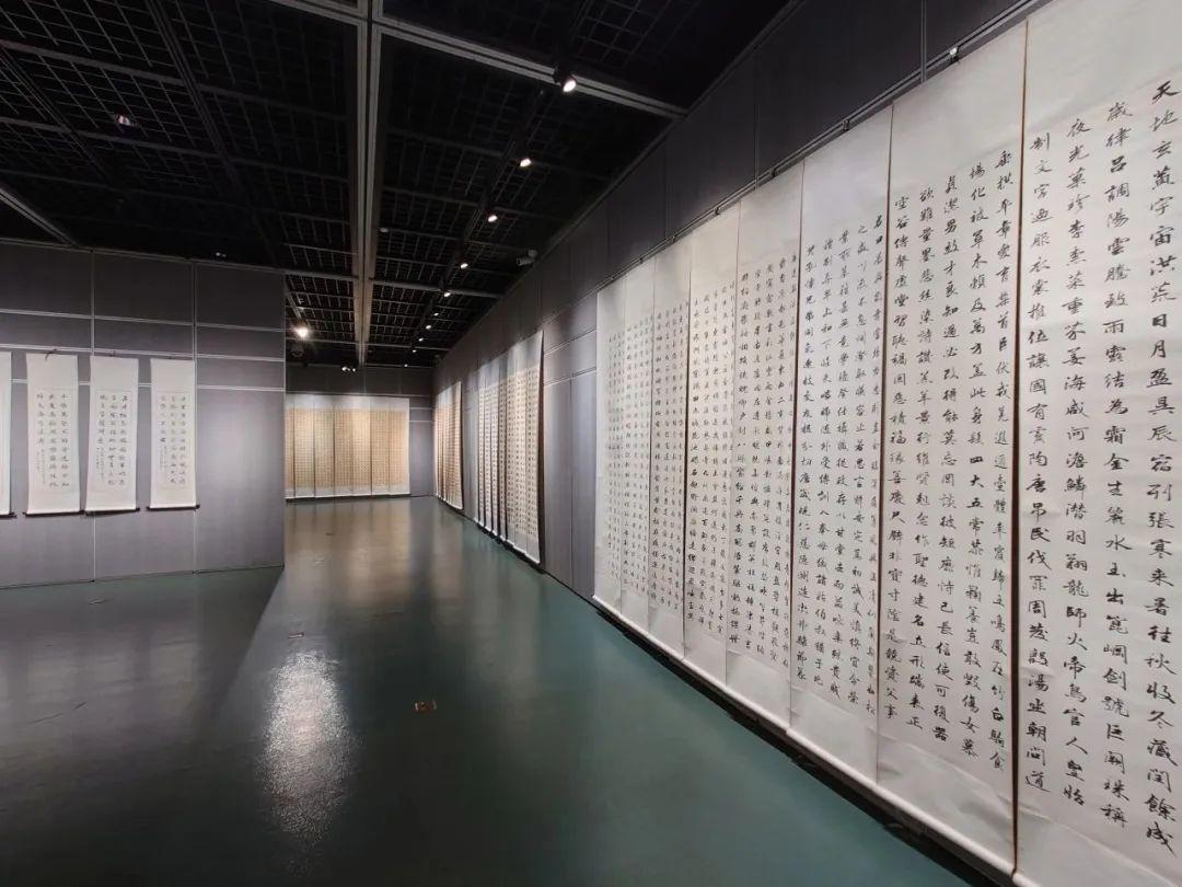 新展｜妙笔丹青书千古——狄卫星九体千字文展