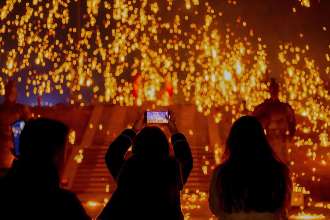 @凤凰传奇乐迷,半价玩淹城!