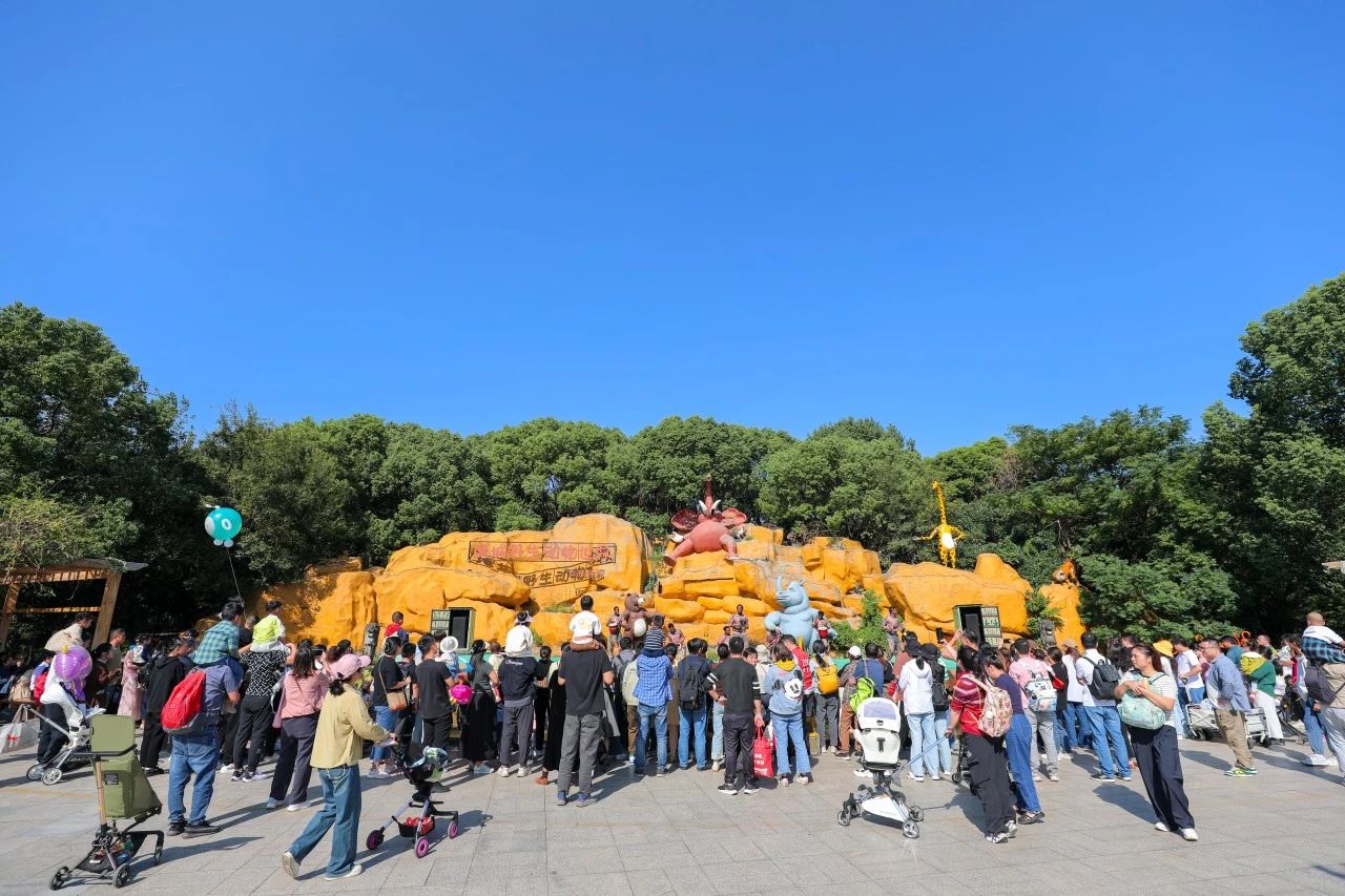 淹城野生动物世界  火爆！国庆假期遛娃首选淹城动物园，好萌！好玩！好看！