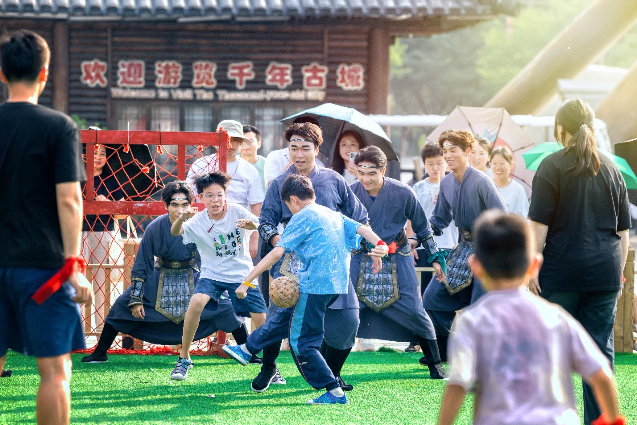 镇江球迷及儿童免费畅游淹城春秋乐园！